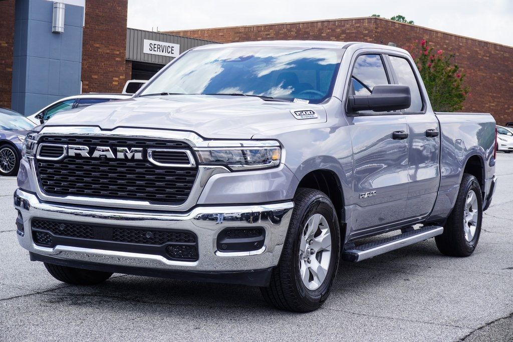2025 Ram 1500 Tradesman photo 3