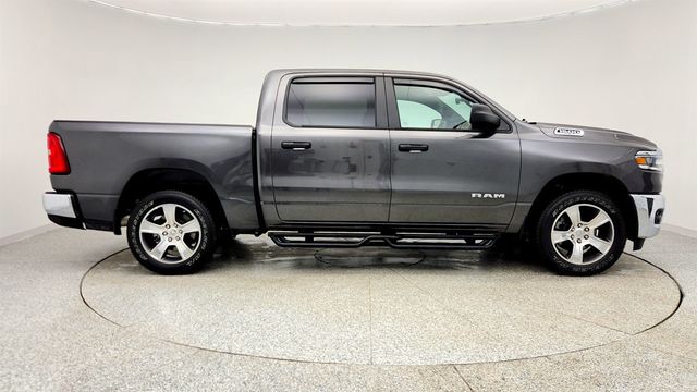 2025 Ram 1500 Tradesman 4x4 Crew Cab 5'7'' Box w/ Level 1 Equip & 20'' Wheels - 22978363 - 3