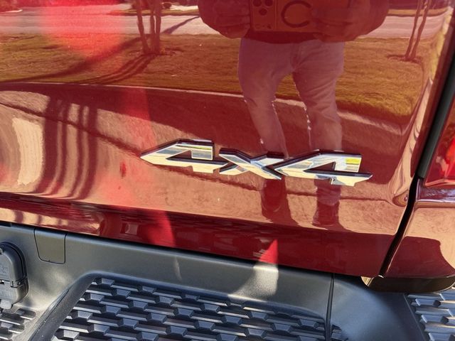 2025 Ram 1500 Tungsten 4x4 Crew Cab 5'7" Box - 23088305 - 9