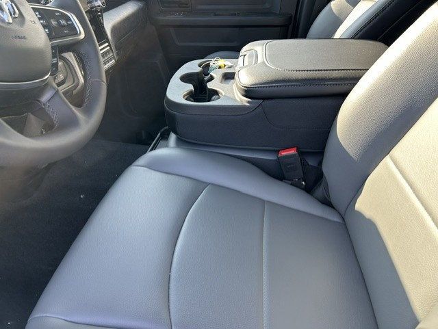 2025 Ram 2500 Tradesman 4x4 Crew Cab 6'4 - 23071289 - 10