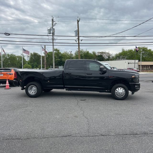 2025 Ram 3500 Laramie - 23025579 - 6