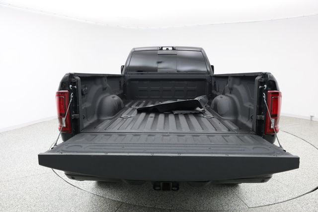 2025 Ram 3500 Laramie 4x4 Crew Cab 8' Box Night Edition w/ 6.7L HO Diesel I6 - 23037750 - 17