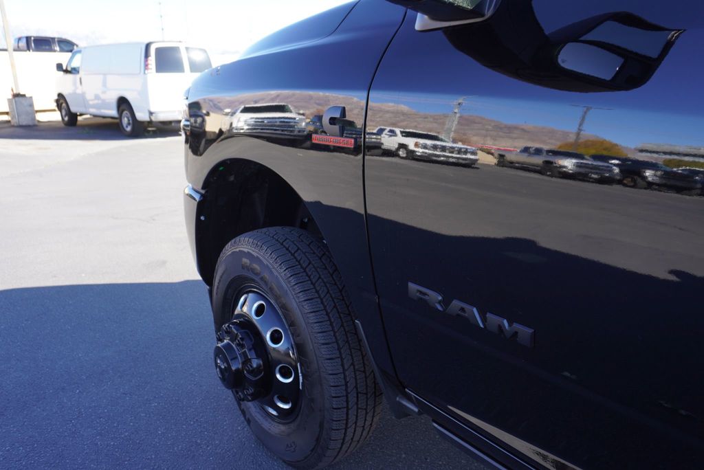 2025 Ram 3500 LARAMIE NIGHT EDITION - 22934690 - 21