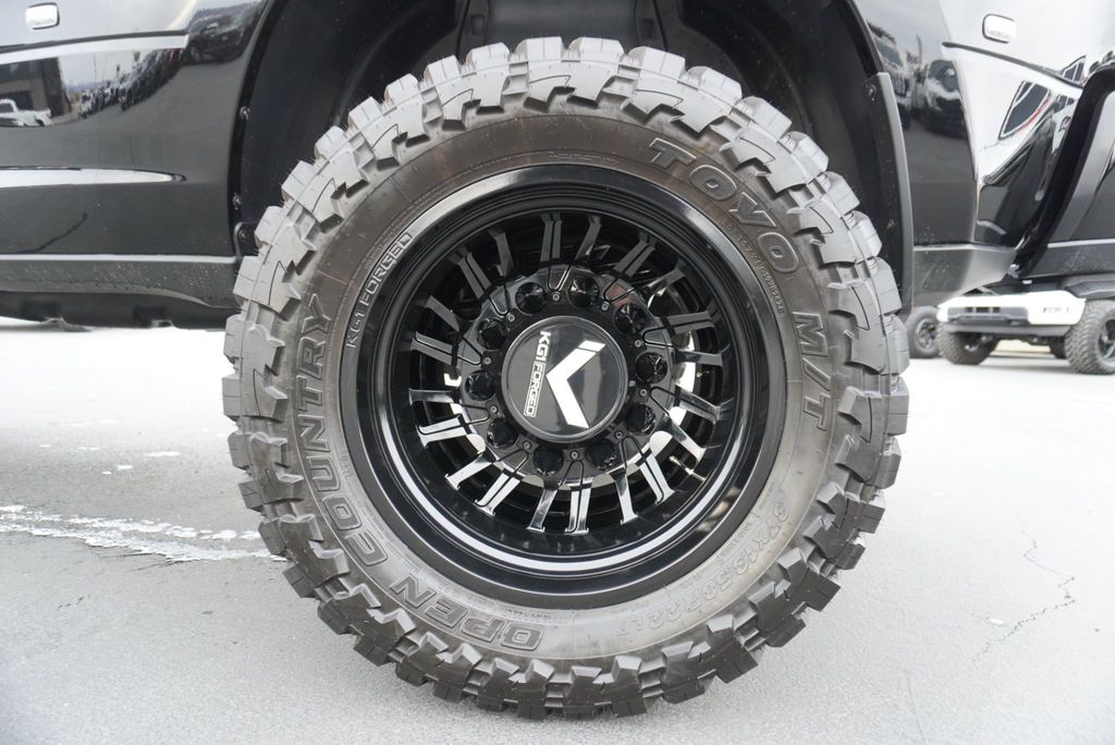 2025 Ram 3500 LARAMIE NIGHT EDITION - 22963675 - 17