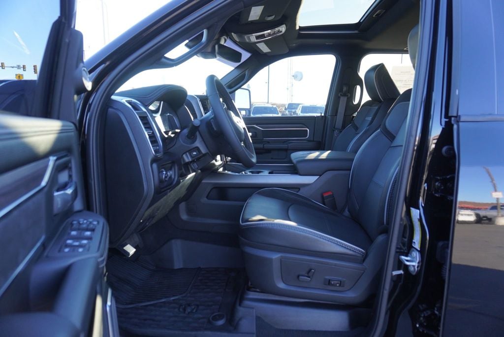 2025 Ram 3500 LARAMIE NIGHT EDITION - 22963675 - 24