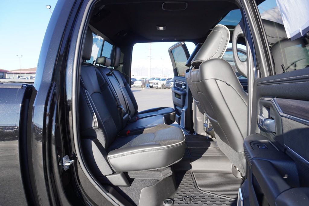 2025 Ram 3500 LARAMIE NIGHT EDITION - 22963675 - 28