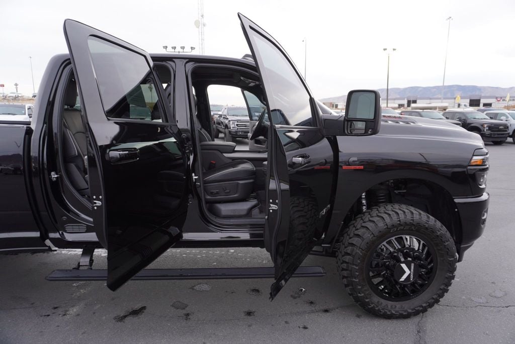 2025 Ram 3500 LARAMIE NIGHT EDITION - 22963675 - 29