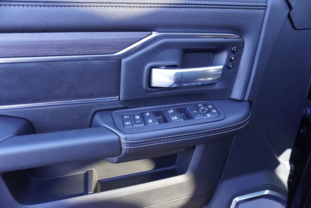 2025 Ram 3500 LARAMIE NIGHT EDITION - 22963675 - 31