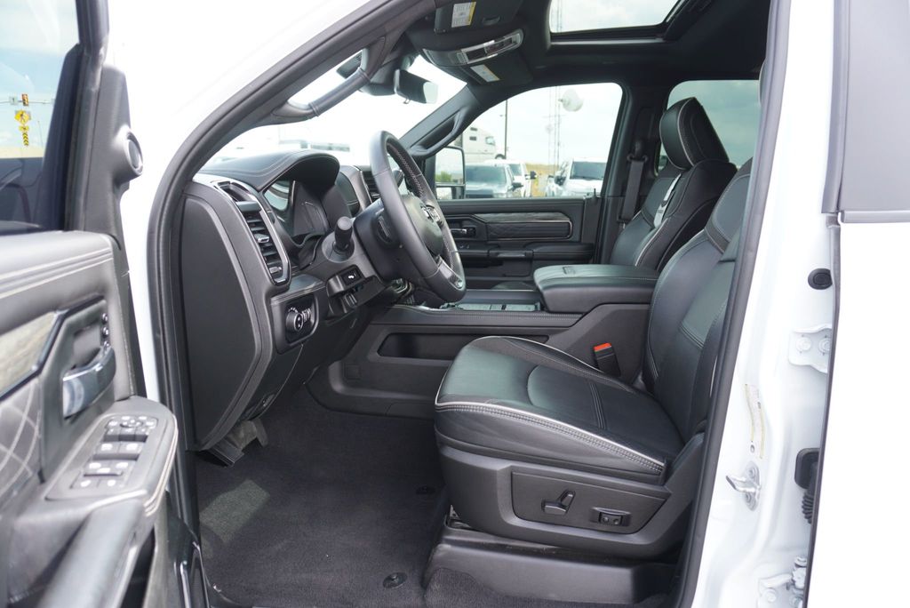 2025 Ram 3500 LIMITED NIGHT EDITION - 23020547 - 21