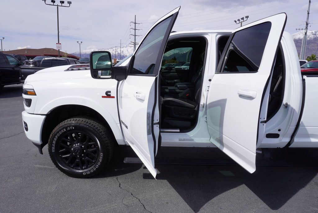 2025 Ram 3500 LIMITED NIGHT EDITION - 23020547 - 23