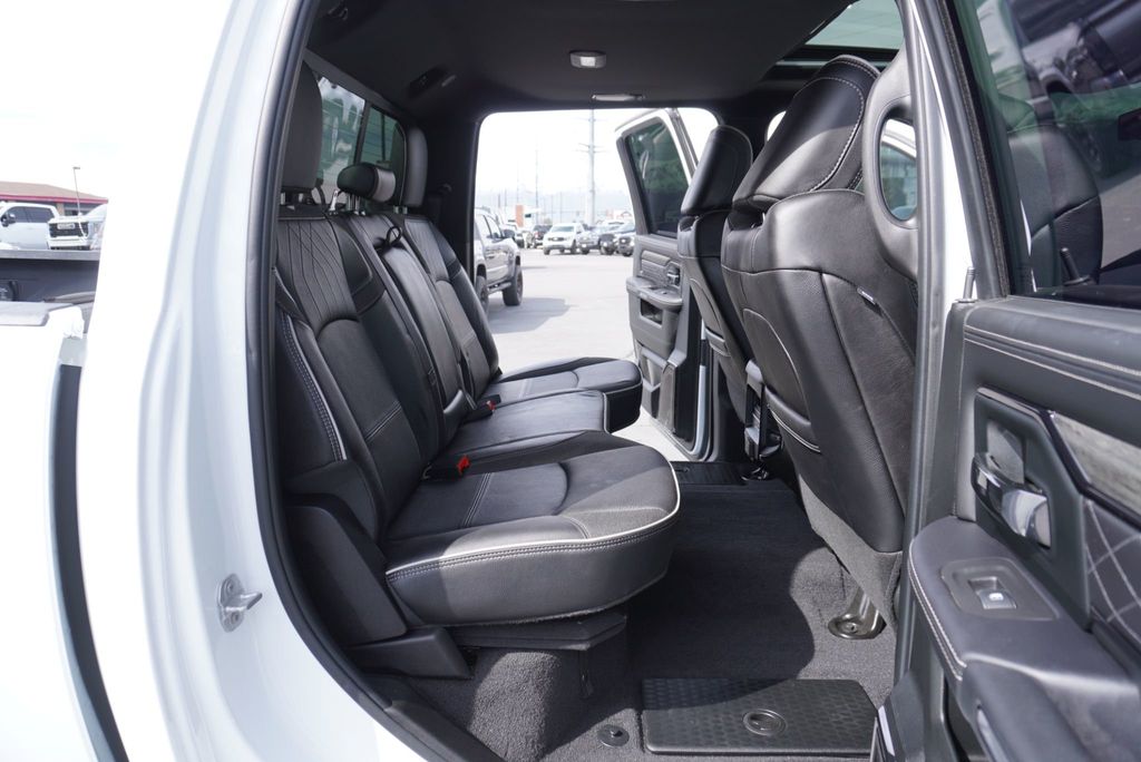 2025 Ram 3500 LIMITED NIGHT EDITION - 23020547 - 25