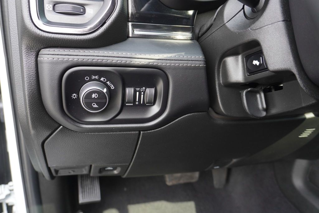 2025 Ram 3500 LIMITED NIGHT EDITION - 23020547 - 29