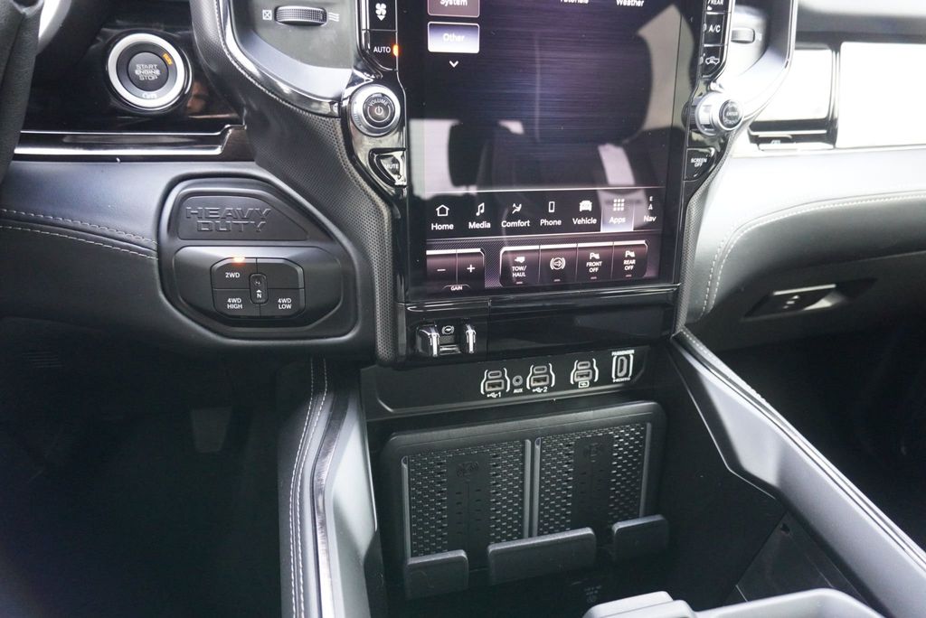 2025 Ram 3500 LIMITED NIGHT EDITION - 23020547 - 46