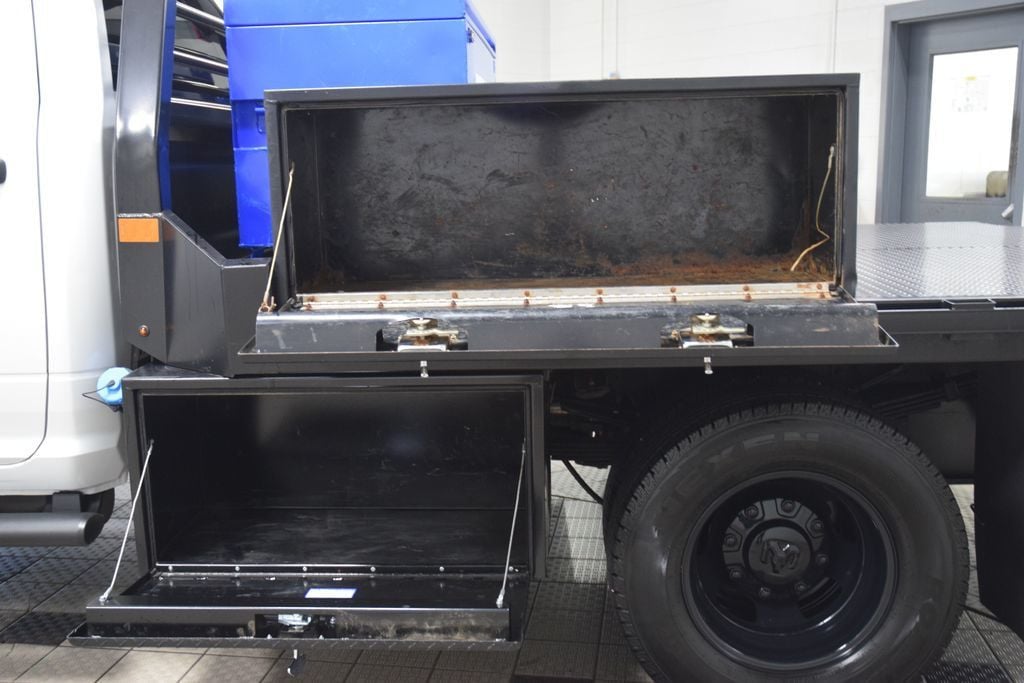 2025 Ram 3500 Chassis Cab 3500 CREW 4X4 * CUMMINS * 9' FLATBED W/ BOXES & AUX TANK - 23051911 - 43