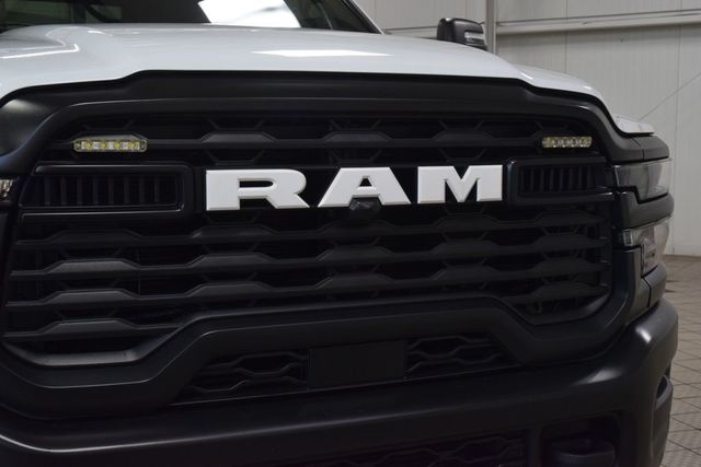 2025 Ram 3500 Chassis Cab 3500 CREW 4X4 * CUMMINS * 9' FLATBED W/ BOXES & AUX TANK - 23051911 - 4