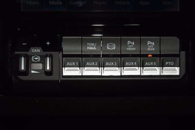 2025 Ram 5500 Chassis Cab 5500 CREW 4X4 * BIG HORN * CUMMINS * NEW CM UTILITY-HAULER - 22912511 - 28