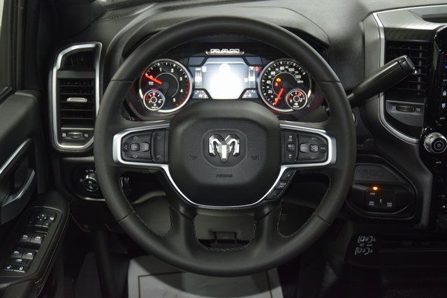 2025 Ram 5500 Chassis Cab 5500 CREW 4X4 * BIG HORN * CUMMINS * NEW CM UTILITY-HAULER - 22912511 - 32