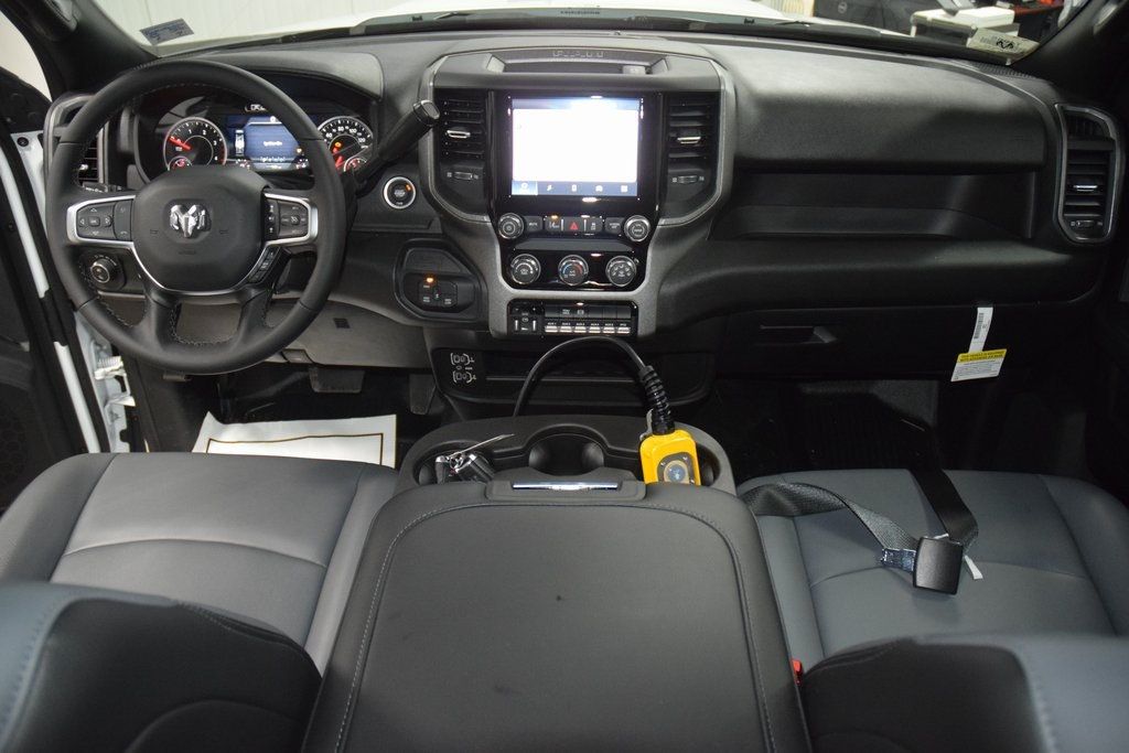 2025 Ram 5500 Chassis Cab 5500 CREW 4X4 * CUMMINS * NEW 12' LANDSCAPE DUMP  - 22959452 - 19