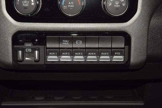 2025 Ram 5500 Chassis Cab 5500 CREW 4X4 * CUMMINS * NEW 12' LANDSCAPE DUMP  - 22959452 - 22