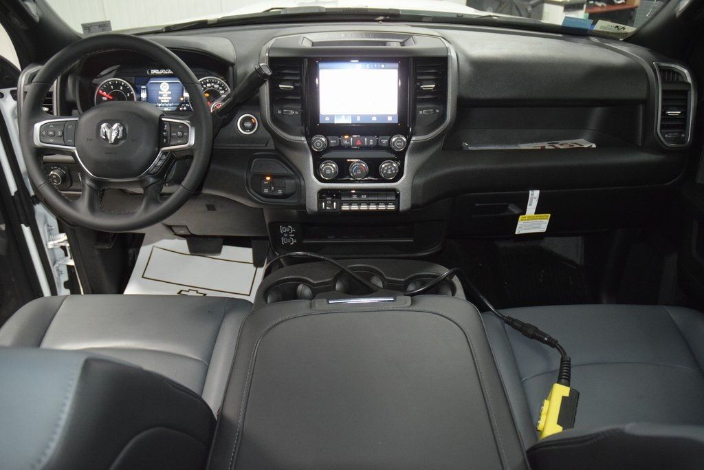 2025 Ram 5500 Chassis Cab 5500 CREW 4X4 * CUMMINS * NEW 12' LANDSCAPE DUMP - 22981982 - 19