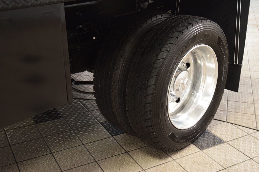 2025 Ram 5500 Chassis Cab 5500 CREW 4X4 * CUMMINS * NEW PJ'S CONCRETE BODY  - 22988804 - 17