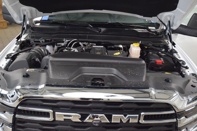 2025 Ram 5500 Chassis Cab 5500 CREW 4X4 * CUMMINS * NEW PJ'S CONCRETE BODY  - 22988804 - 18