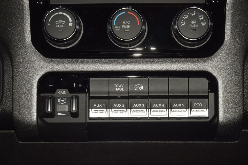 2025 Ram 5500 Chassis Cab 5500 CREW 4X4 * CUMMINS * NEW PJ'S CONCRETE BODY  - 22988804 - 21