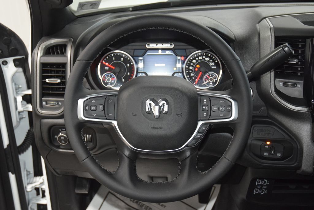 2025 Ram 5500 Chassis Cab 5500 CREW 4X4 * CUMMINS * NEW PJ'S CONCRETE BODY  - 22988804 - 25