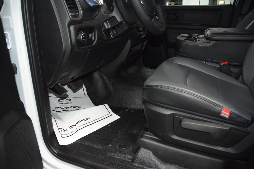 2025 Ram 5500 Chassis Cab 5500 CREW 4X4 * CUMMINS * NEW PJ'S CONCRETE BODY  - 22988804 - 28