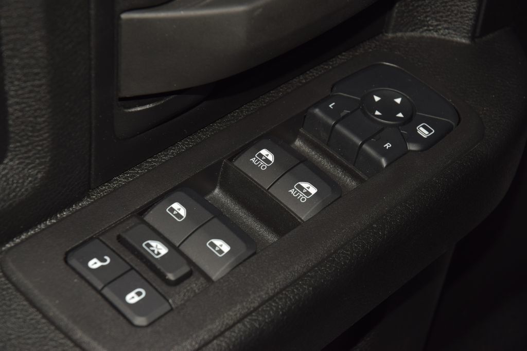 2025 Ram 5500 Chassis Cab 5500 CREW 4X4 * CUMMINS * NEW PJ'S CONCRETE BODY  - 22988804 - 35