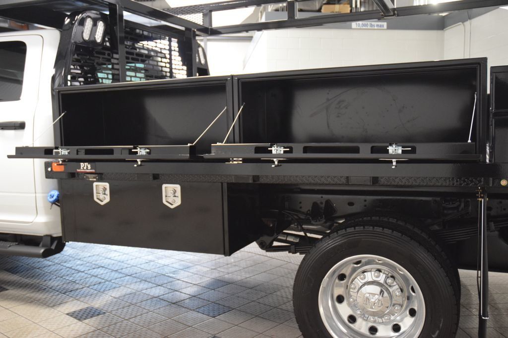 2025 Ram 5500 Chassis Cab 5500 CREW 4X4 * CUMMINS * NEW PJ'S CONCRETE BODY  - 22988804 - 40