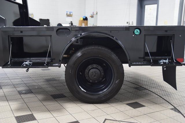 2025 Ram 5500 Chassis Cab 5500 REG CAB 4X4 * CUMMINS * NEW 9' CM FLATBED - 22916233 - 36