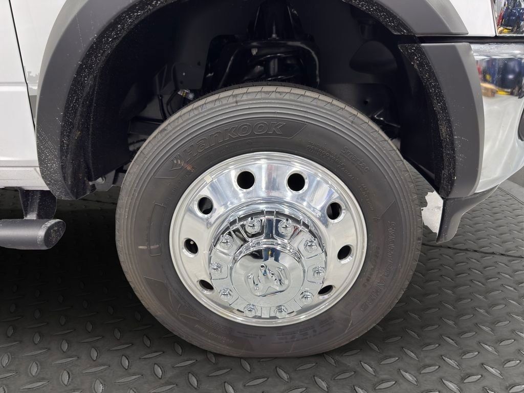 2025 Ram 5500 Chassis Cab Tradesman 4x4 Crew Cab 84" CA 197.4" WB - 22981982 - 4