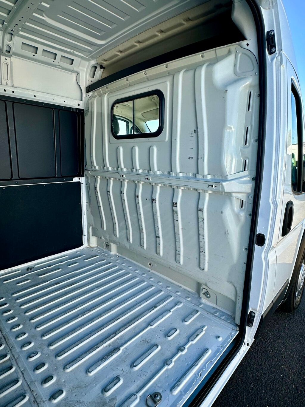 2025 Ram ProMaster 2500 photo 9