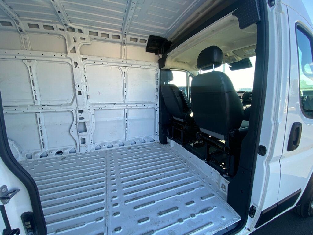 2025 Ram ProMaster 2500 photo 12