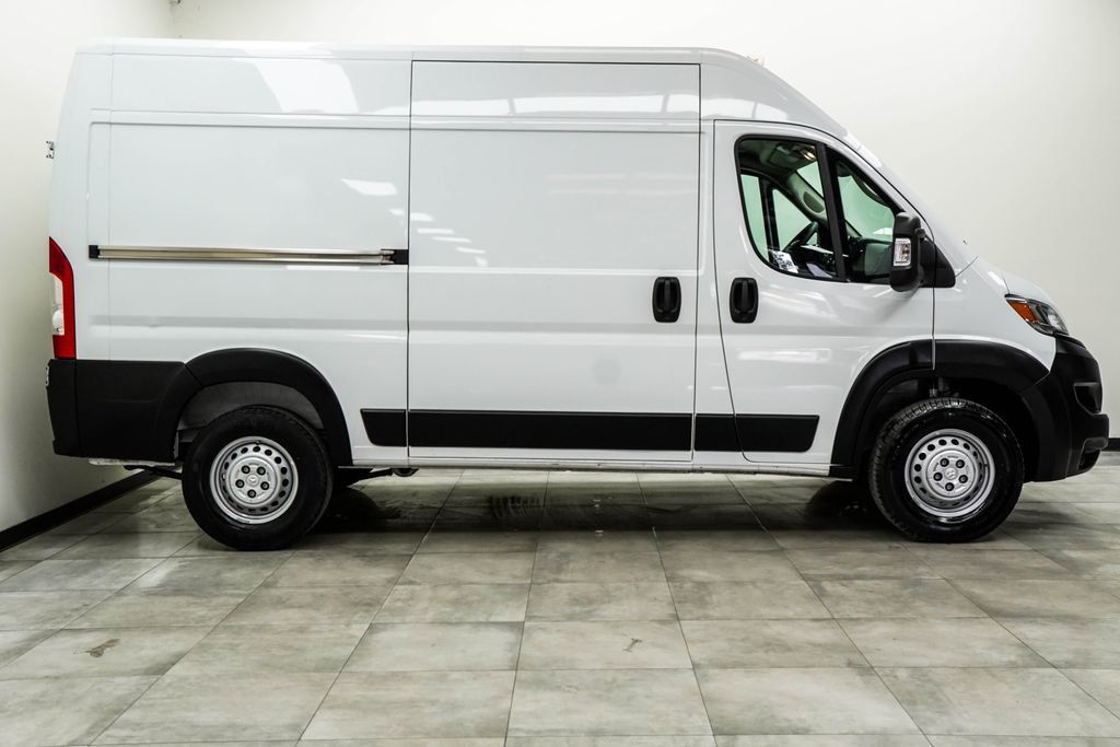 Ram Cargo Van photo 6