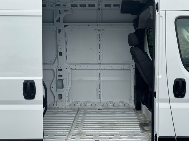 2025 Ram ProMaster Cargo Van Tradesman 2500 High Roof 159" WB w/Pass Seat - 23066328 - 10