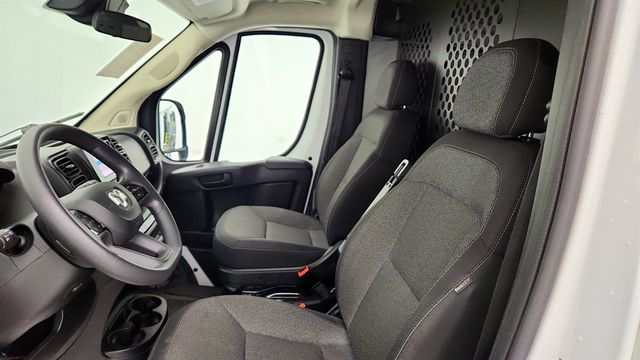 2025 Ram ProMaster Cargo Van Tradesman 2500 Low Roof 136'' WB w/Pass Seat & Adaptive Cruise - 23038168 - 16