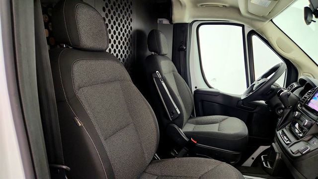 2025 Ram ProMaster Cargo Van Tradesman 2500 Low Roof 136'' WB w/Pass Seat & Adaptive Cruise - 23038168 - 24