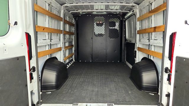 2025 Ram ProMaster Cargo Van Tradesman 2500 Low Roof 136'' WB w/Pass Seat & Adaptive Cruise - 23038176 - 17