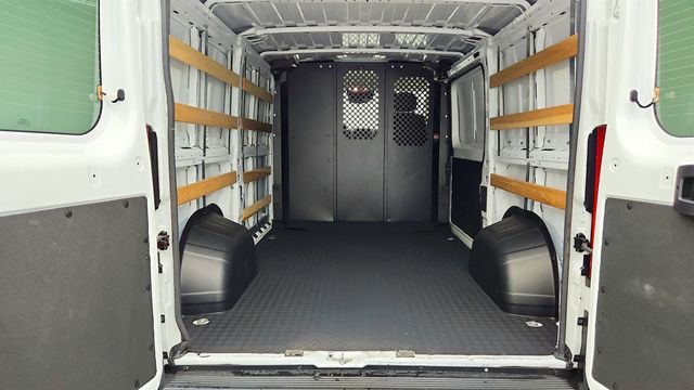 2025 Ram ProMaster Cargo Van Tradesman 2500 Low Roof 136'' WB w/Pass Seat & Adaptive Cruise - 23038177 - 17