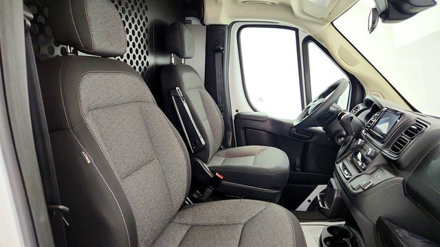 2025 Ram ProMaster Cargo Van Tradesman 2500 Low Roof 136'' WB w/Pass Seat & Adaptive Cruise - 23038177 - 24