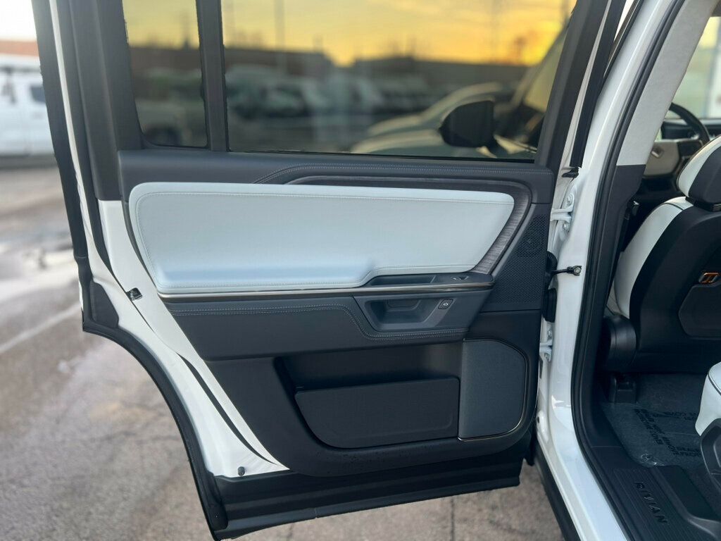 2025 Rivian R1S ADVENTURE - 22959214 - 17