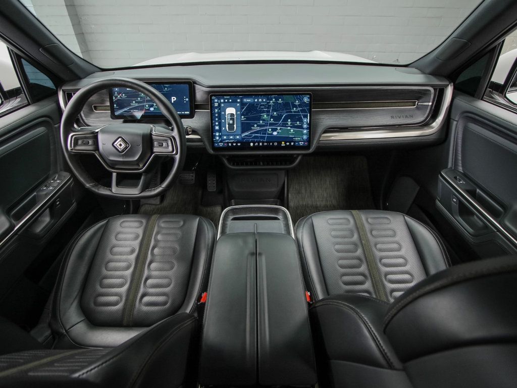 Rivian R1S photo 13
