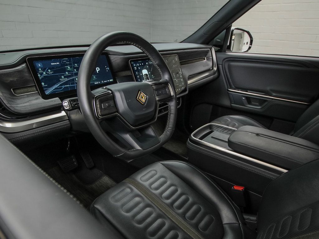 Rivian R1S photo 14