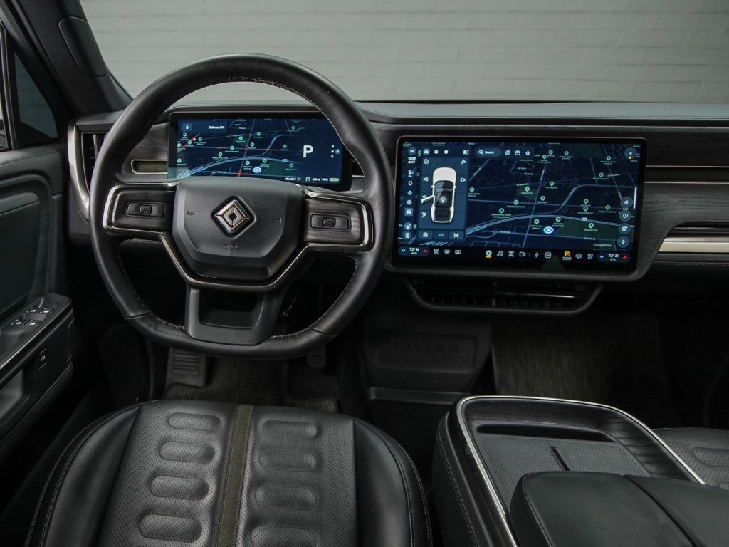 Rivian R1S photo 15