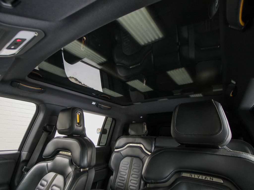 Rivian R1S photo 20
