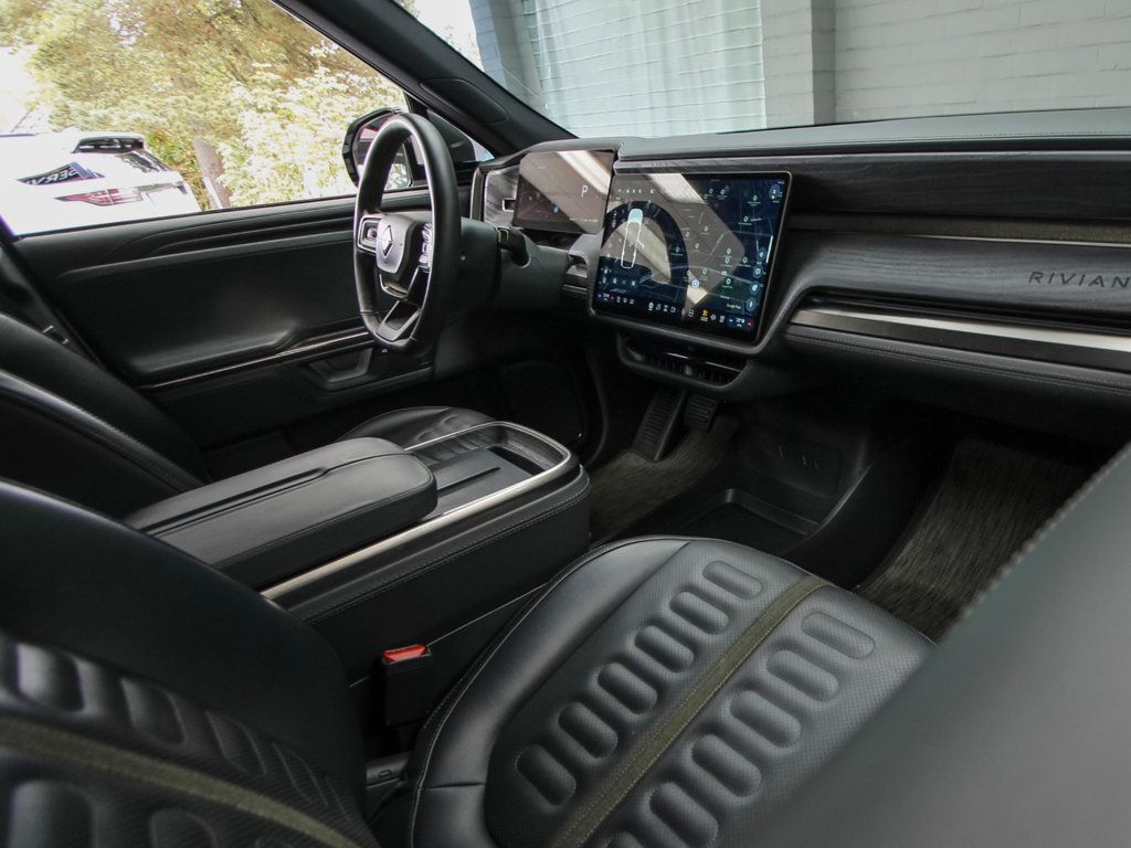 Rivian R1S photo 22
