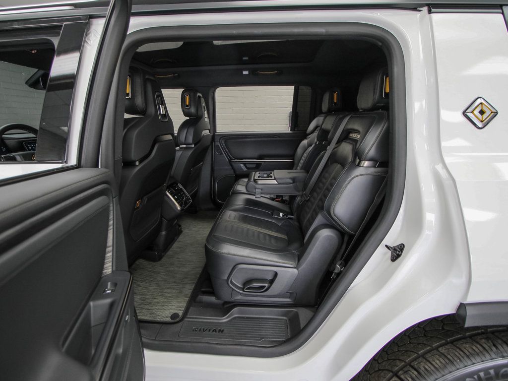 Rivian R1S photo 23