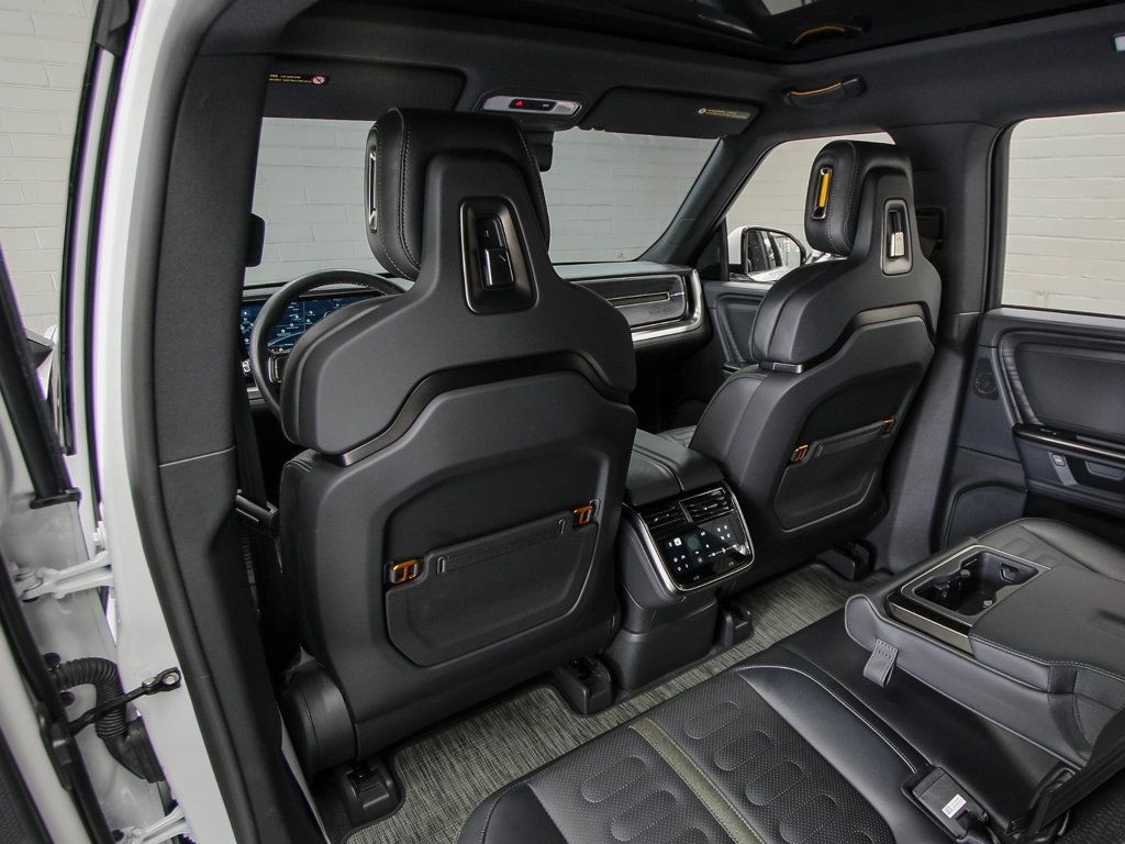 Rivian R1S photo 24